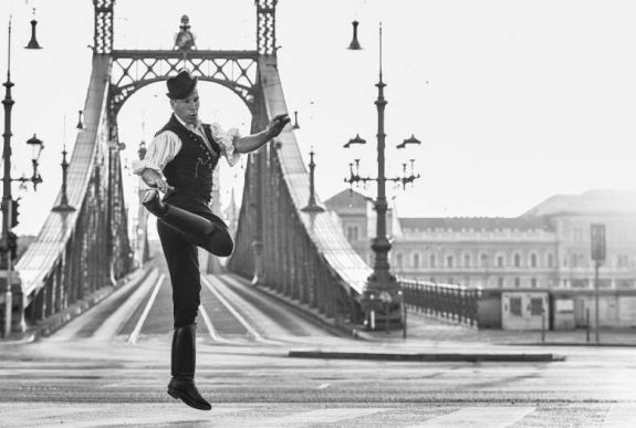 Online legényes és egyebek nem csak legényeknek: elindult a FolkOtthon oktatóoldal