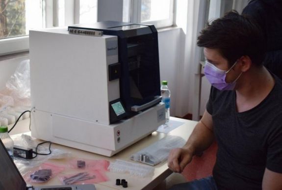 Kalandos út után megérkezett a szatmári kórházba a koronavírus-tesztelő rendszer