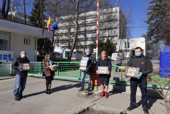 Megajándékozták az egészségügyi világnapon a csíkszeredai megyei kórház alkalmazottait