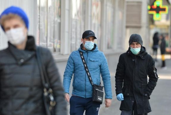 Ígéret: egy hét múlva már nem lesz hiány sebészmaszkokban Romániában