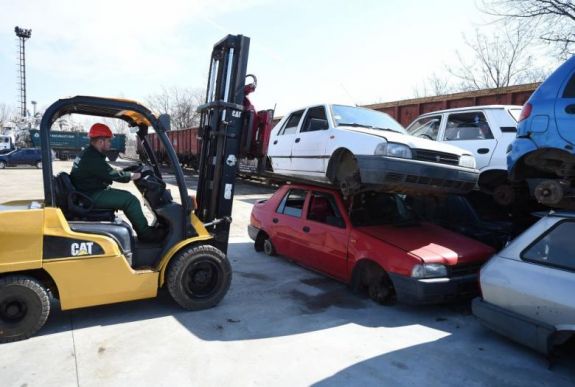 Online lehet benyújtani az igényléseket a Roncsautó és a Roncsautó plusz programhoz