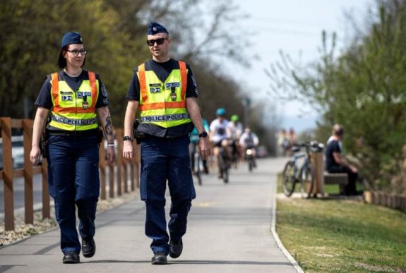 Meghalt 10 beteg és 1458-ra emelkedett a fertőzöttek száma Magyarországon