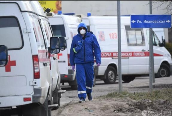 Kórházi kapacitáshiánytól tart a moszkvai polgármesteri hivatal