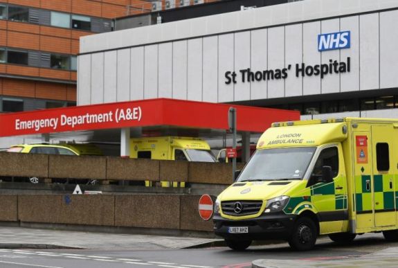 Tizenkétezer felett a nagy-britanniai halálos áldozatok száma