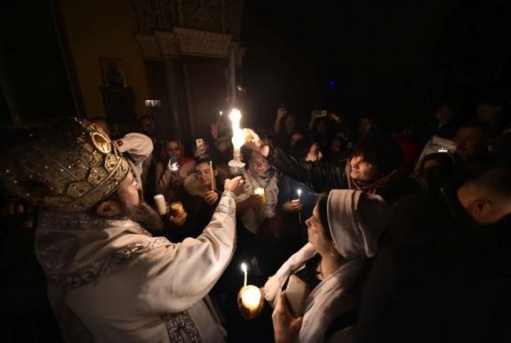 Nem ért egyet az ortodox húsvétra tett engedményekkel az elnök és az egészségügyi miniszter