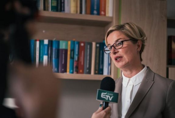 Lemondásra szólította fel a belügyminisztert az RMDSZ