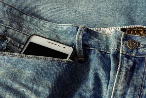 Okostelefonnal a koronavírus ellen? Aggódnak a jogvédők