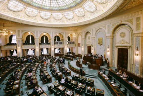 Megszavazta a szenátus a helyi választott tisztségviselők mandátumának meghosszabbítását