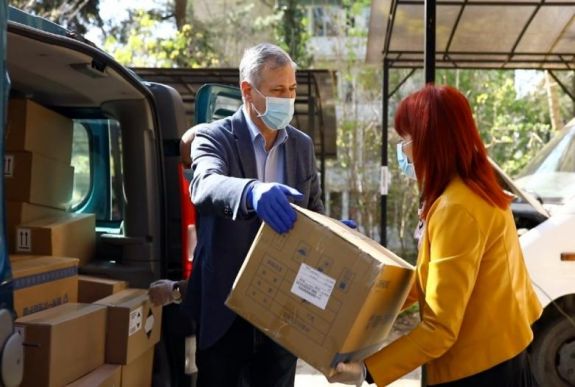 Koronavírus: ezek a Maros megyei intézmények részesültek a magyar kormány adományából