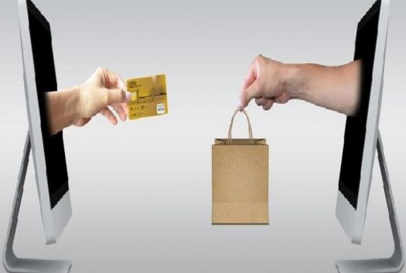 Tíz év alatt nőtt az internetes vásárlás aránya Romániában, de még mindig utolsó előttiek vagyunk az EU-ban