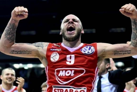Székesfehérvárra igazolt a magyar férfi kosárlabda válogatott sztárja