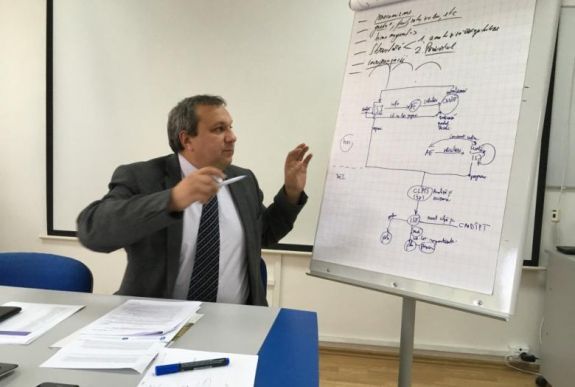 Miniszteri rendelet a távoktatásról: mindenkinek kötelező, akinek van rá lehetősége