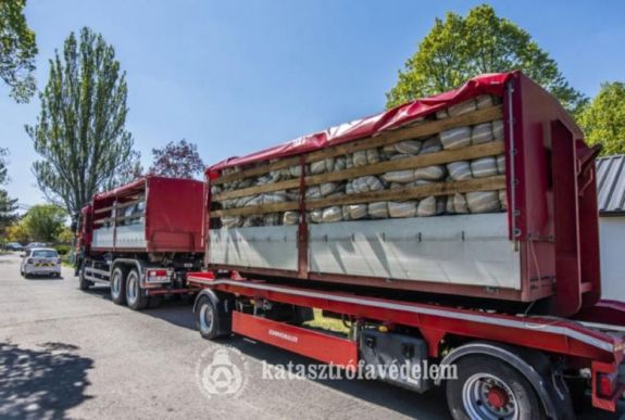 Magyarország segélyszállítmányt küld a migrációval küzdő Görögországnak 