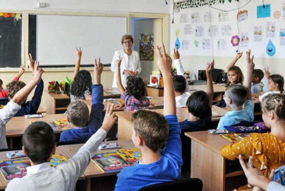 Így képzeli el az iskolák újranyitását a román főmikrobiológus