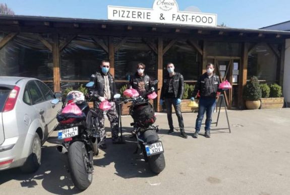 Rászorulóknak visznek ebédet Nagyváradon a motorosok