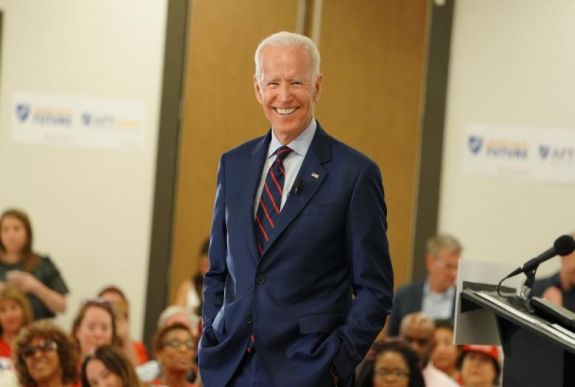 Amerikai előválasztás: Nancy Pelosi is Biden elnökjelöltségét támogatja