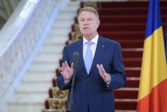 Klaus Johannis: messze vagyunk attól, hogy az élet visszatérjen a megszokott medrébe