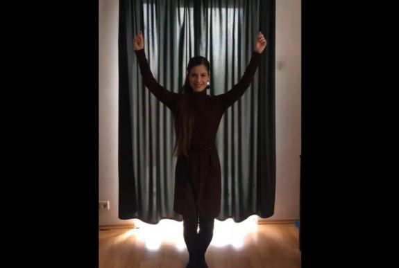 Legényes zokniban - így ünneplik járvány idején a tánc világnapját