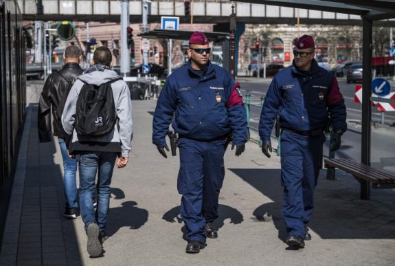 Meghalt 12 beteg és 2775-re emelkedett a fertőzöttek száma Magyarországon