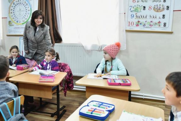 Ezeket a telefonszámokat hívhatja a tanév lezárásával kapcsolatos kérdéseivel