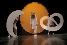 Online esti mesét mondanak hétfőtől szombatig az Ariel Színház színészei