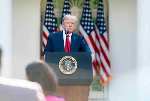 Trump állítja, látott bizonyítékot a kapcsolatra a koronavírus és a vuhani laboratórium között