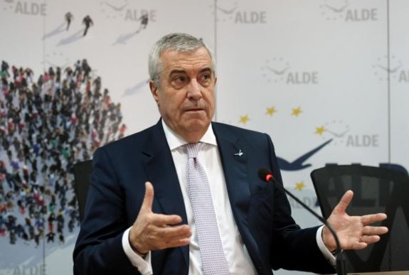 Iohannis uszító kijelentései: Tăriceanu kezdeményezi az államfő parlamentbe hívását