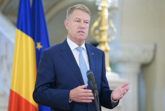 Bejelentette Iohannis, hogy vészhelyzet váltja fel a szükségállapotot