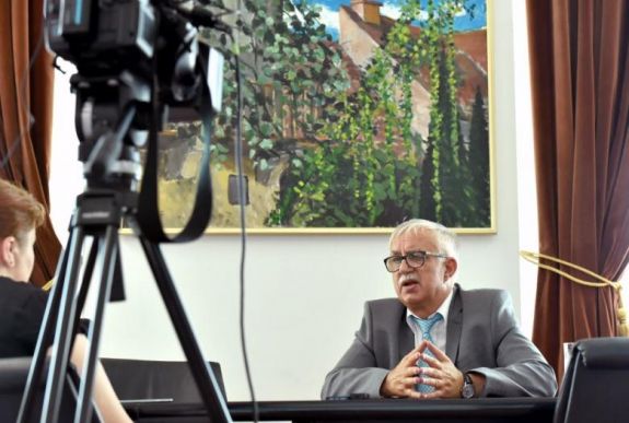 Augustin Zegrean: csakis törvényekkel hozhatók korlátozások a vészhelyzet idején