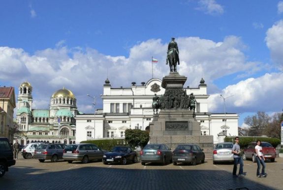 Bulgária is enyhít a járványügyi korlátozásokon