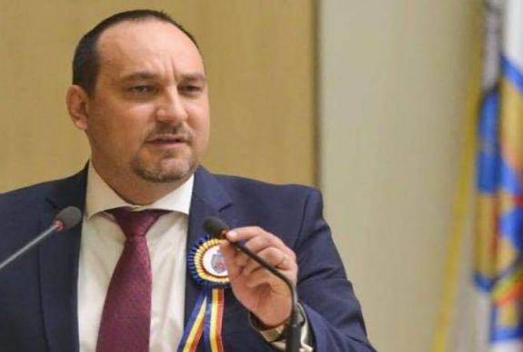 Kiutasítaná az országból egy PMP-szenátor azokat, akik autonómiáról beszélnek