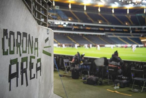 Borzalmas hírt kaptak az angol fociszurkolók