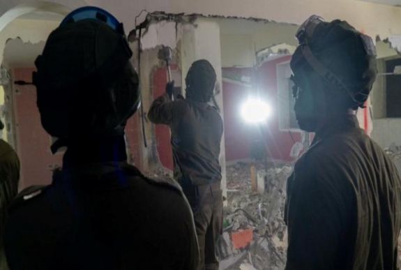 Az izraeli hadsereg lerombolta egy ciszjordániai merénylő házának jelentős részét