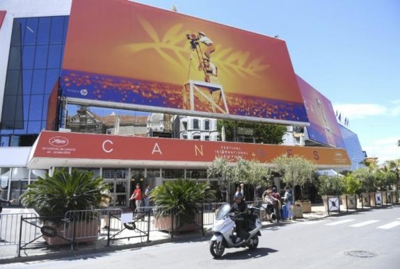 Cannes-ban elmarad a fesztivál, a filmválogatást viszont bemutatják