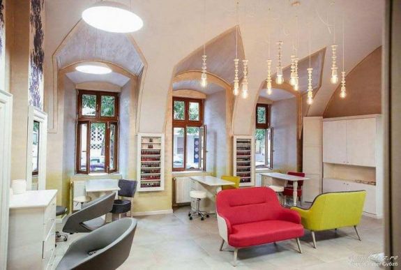 Május 15-én nyitnak újra: így készülnek a szépségszalonok a vendégek fogadására