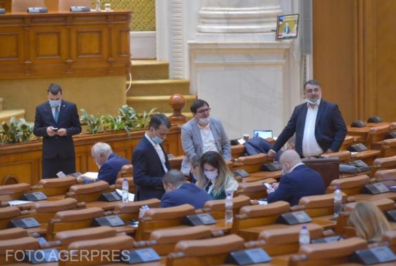 Elfogadta a parlament a vészhelyzetet szabályozó törvényt