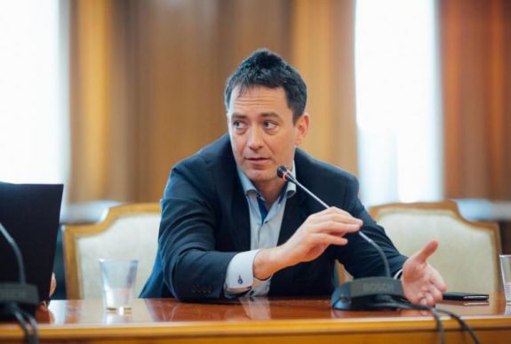 Bírságolhatnak a hatóságok péntektől a vészhelyzeti szabályok megszegéséért? Csoma Botondot kérdeztük