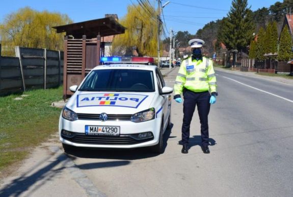 A gazdasági válság ellenére átlagban bruttó 400 lejjel emelték meg a rendőrfizetéseket