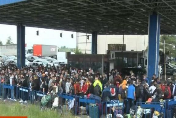 Határrendészet: sikerült felszámolni a hatalmas tömeget Nagylaknál