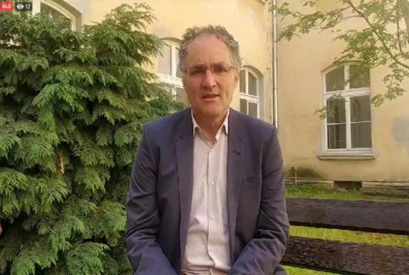 Ráduly Róbert a fertőzések számának növekedéséről: nem kell pánikba esni