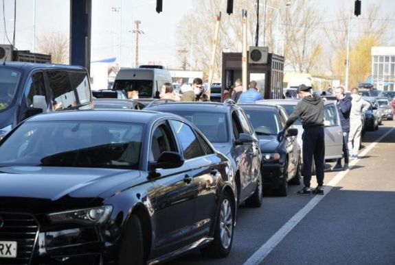 Több mint 38 ezren lépték át Románia határát egy nap alatt