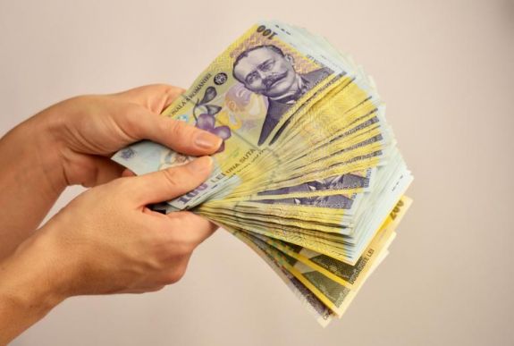Elfogadták: bértámogatással ösztönzik az alkalmazottak visszafogadását