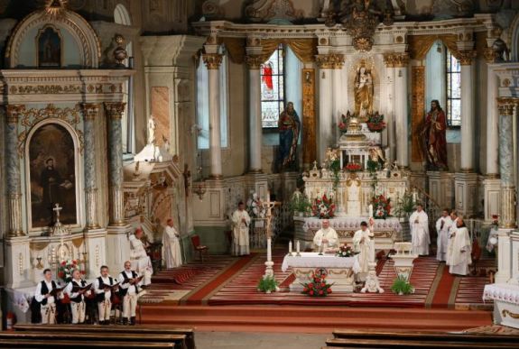 Szentmise Csíksomlyón: a járvány visszavezet bennünket a lényeghez, az ünnep magvához