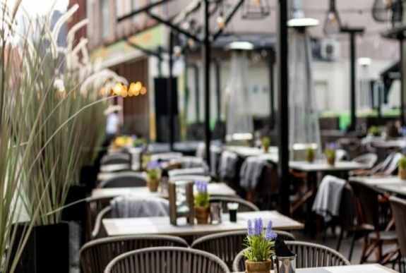 Csak a kliensek elenyésző hányada hajlandó megadni elérhetőségét a vendéglősöknek