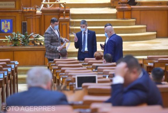 Különnyugdíjak: mennyit hozna az államkasszának a megadóztatásuk?