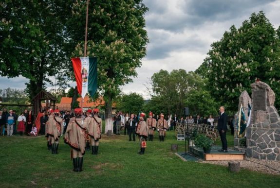 A közösségnek volt hite, kitartott a remény, és meg akart maradni – Trianonra emlékeztek Csíkszeredában