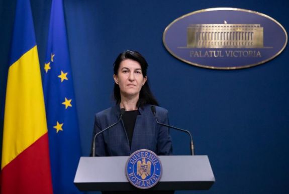 Elfogadta a szenátus a munkaügyi miniszter ellen benyújtott egyszerű indítványt