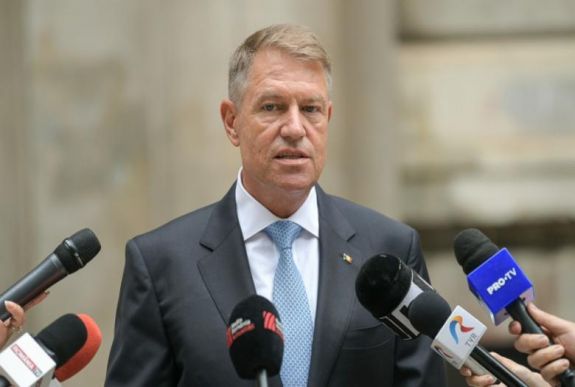 Iohannis kirohant a PSD ellen, majd nyilvánosan bocsánatot kért