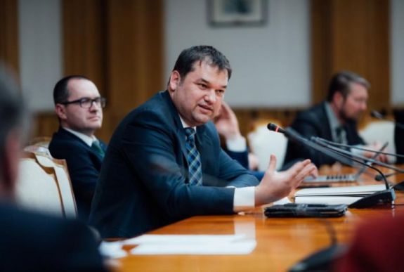 Nem szavaz a parlament a vészhelyzet-hosszabbításról – RMDSZ: ez elfogadhatatlan