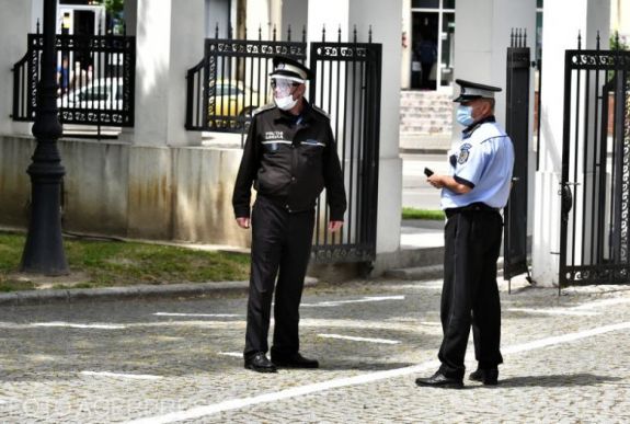 Még a belügyminisztérium irányítása alatt maradnak a helyi rendőrségek